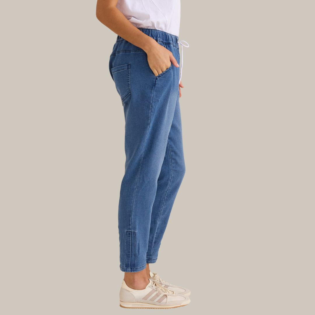 Betty Basics Brooks Jeans | True Blue available at Bear & Moo