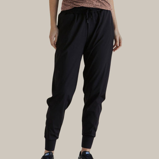 Cara Travel Jogger | Black