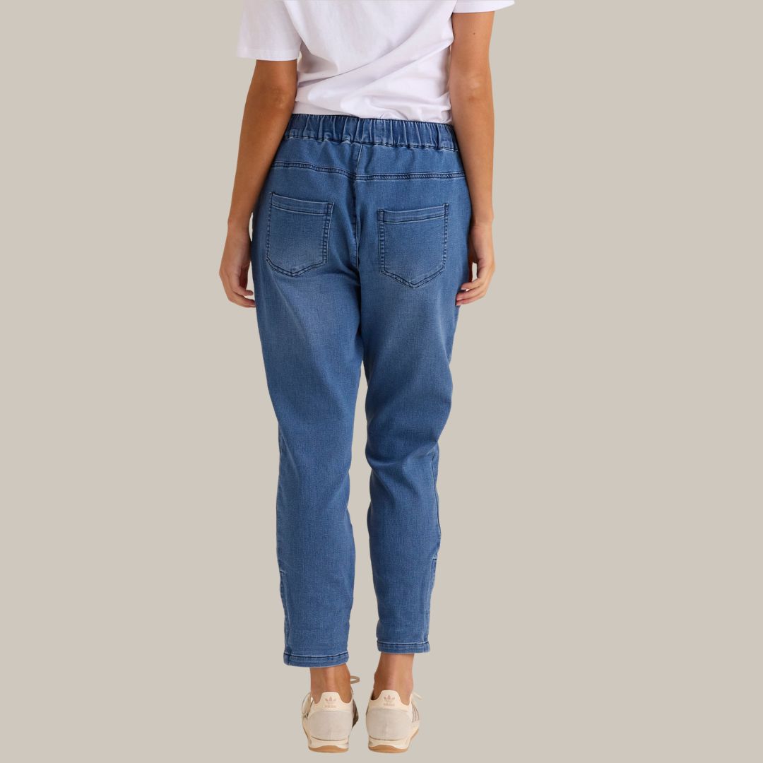 Betty Basics Brooks Jeans | True Blue available at Bear & Moo
