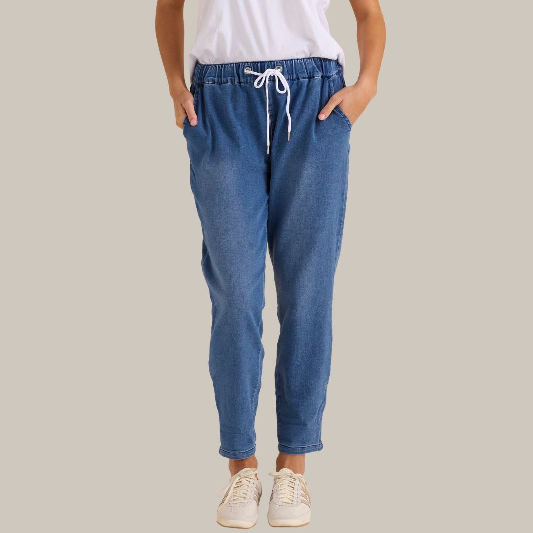 Betty Basics Brooks Jeans | True Blue available at Bear & Moo