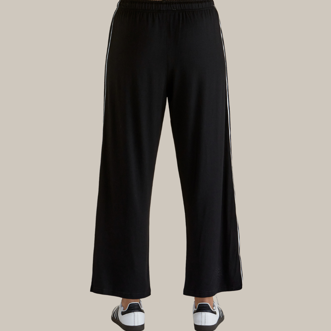 Betty Basics Evelyn Wide Leg Jogger | Black available at Bear & Moo