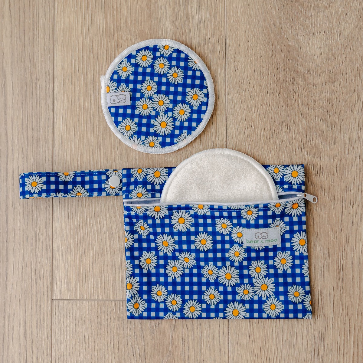 Bear & Moo Reusable Breast Pads | Daisy Gingham print