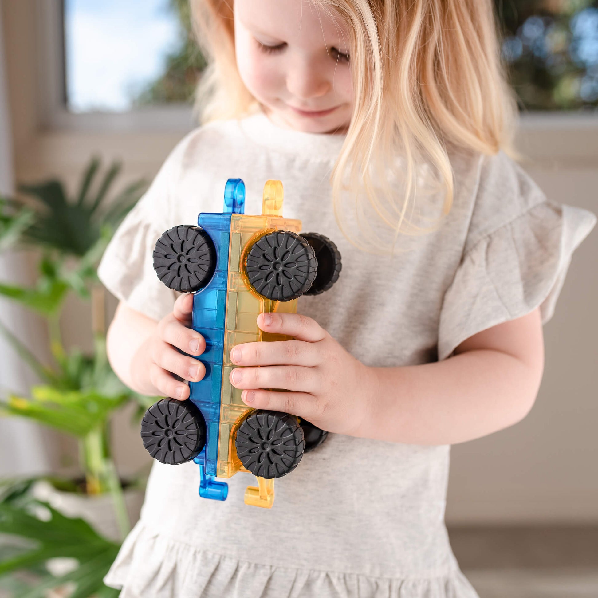 Connetix 2 Piece Car Pack | Magnetic Tiles from Bear & Moo